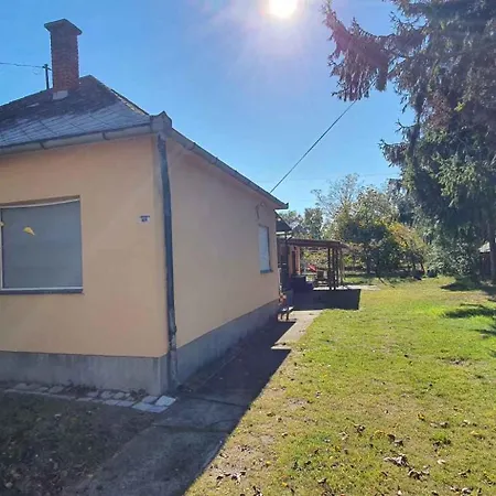 Feriehus In 26831 Balatonmáriafürdő